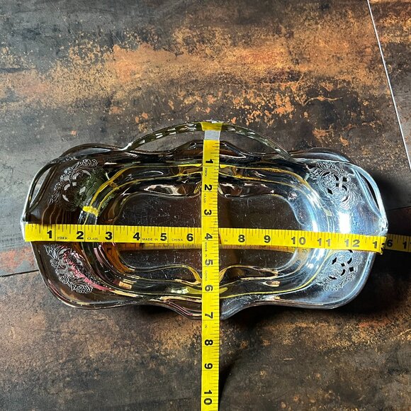 Lot of 4 Vintage Silver Plated and 2 Aluminum Serving Trays/Platters/Bowl - Picture 14 of 15